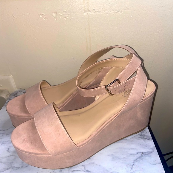 Shoes - Platform sandals